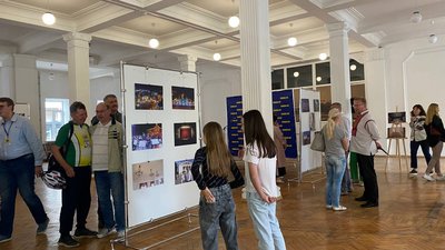 У Тернополі відкрили фотовиставку "Театр. Душа Маріуполя"