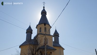 Поліція Ужгорода перевіряє два випадки порушення карантинних заходів під час богослужінь