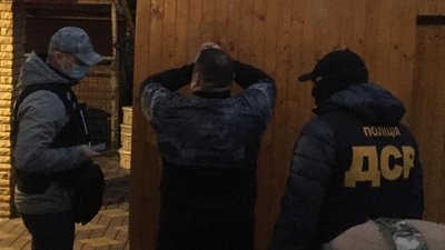 Групу з нелегального переміщення людей до країн ЄС викрили на Закарпатті