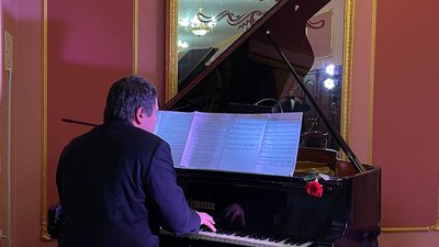 Бути ближче до глядача. У чернівецькій філармонії відкрили локацію «Music hall» Бути ближче до глядача. У чернівецькій філармонії відкрили локацію «Music hall»
