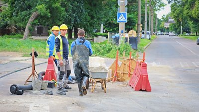 У Миколаєві проклали частину каналізаційного колектора