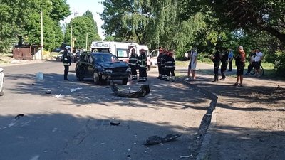 ДТП у Черкасах: один із водіїв випав з авто, він у важкому стані