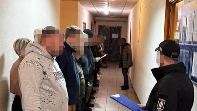 Військові, які чергували у вигаданому штабі, але насправді не несли службу