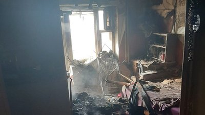 Квартира у Кременчуці після пожежі (фото рятувальників Полтавщини) Квартира у Кременчуці після пожежі (фото рятувальників Полтавщини)