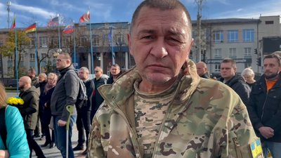 У Рівному попрощалися із добровольцями Володимиром Тарнавським та Станіславом Данильченком У Рівному попрощалися із добровольцями Володимиром Тарнавським та Станіславом Данильченком