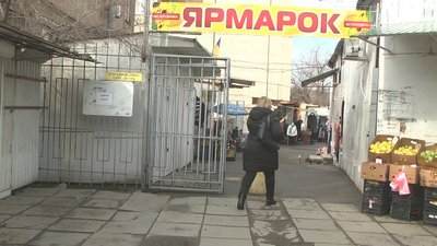 У Запоріжжі створили петицію, з вимогою позбавитися собак з території ринку
