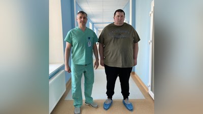 Пацієнт Юрій з лікарем