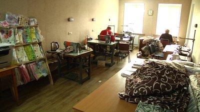 На Житомирщині підприємство, де люди з інвалідністю шиють постіль, опинилося на межі закриття На Житомирщині підприємство, де люди з інвалідністю шиють постіль, опинилося на межі закриття