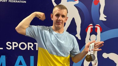 Микола Шалан на Чемпіонаті із гирьового спорту виборов золоту та срібну медалі