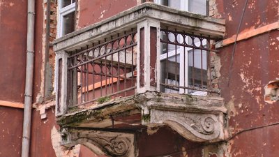 Фасад двоповерхового будинку на вулиці Шевченка змінювати не будуть. Фото: Суспільне Поділля Фасад двоповерхового будинку на вулиці Шевченка змінювати не будуть. Фото: Суспільне Поділля