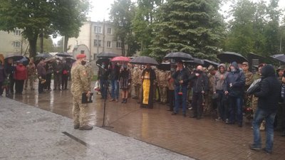 У Сумах відкрили пам'ятник загиблому комбригу Євгену Коростельову У Сумах відкрили пам'ятник загиблому комбригу Євгену Коростельову