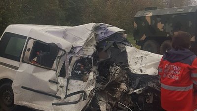 На трасі Львів-Тернопіль трапилась ДТП за участі військового "Уралу". Є загиблі