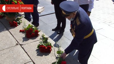 Покладання квітів з нагоди вшанування загиблих у Другій світовій війні Покладання квітів з нагоди вшанування загиблих у Другій світовій війні