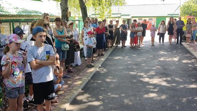 Вісім закладів освіти Полтавщини отримали контейнери для роздільного збору сміття Вісім закладів освіти Полтавщини отримали контейнери для роздільного збору сміття