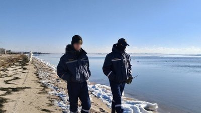 У окупованому Бердянську росіяни змушують студентів безоплатно прибирати пляжі