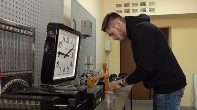 Вчителів точних наук знайти складно: у Черкасах 10 студентів опановує професію вчителя фізики Вчителів точних наук знайти складно: у Черкасах 10 студентів опановує професію вчителя фізики