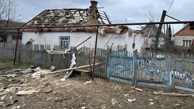 Нікопольщина, обстріли, розбитий будинок
