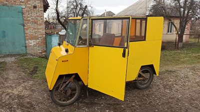 Сидіння – з диванів, кермо від велосипеда, колеса від мопедів: житель Кіровоградщині сконструював електровеломобіль Сидіння – з диванів, кермо від велосипеда, колеса від мопедів: житель Кіровоградщині сконструював електровеломобіль