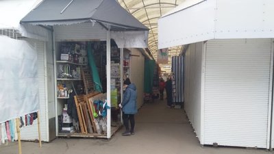 В перший день “карантину вихідного дня” речовий ринок “Колгоспий” у Кропивницькому працював В перший день “карантину вихідного дня” речовий ринок “Колгоспий” у Кропивницькому працював
