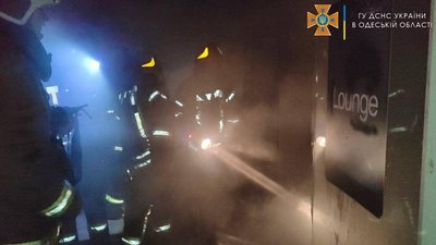В центрі Одеси ліквідували пожежу у торгівельному центрі. ФОТО. ВІДЕО В центрі Одеси ліквідували пожежу у торгівельному центрі. ФОТО. ВІДЕО
