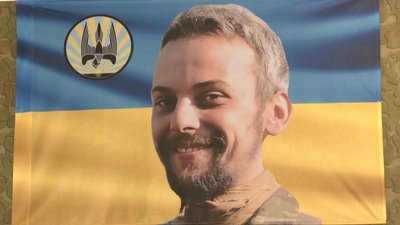 "Якби не він, я б цього не робила": волинянка після загибелі сина на війні допомагає військовим
