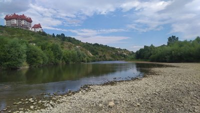На Прикарпатті критично обміліли п'ять великих річок — синоптикиня Тетяна Атаманюк На Прикарпатті критично обміліли п'ять великих річок — синоптикиня Тетяна Атаманюк