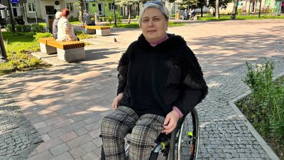 Пересування людей на кріслах колісних: реалії доступності в Житомирі Пересування людей на кріслах колісних: реалії доступності в Житомирі