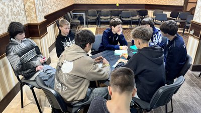 Як проходять заняття в таборі для підлітків із Запоріжжя поблизу Ужгорода