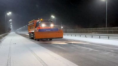 Сніг, дороги, траса, дорожники, спецмашини