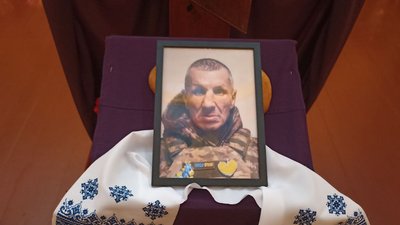 У Житомирі попрощалися з двома загиблими військовими — Володимиром Плотницьким та Ігорем Демянчуком У Житомирі попрощалися з двома загиблими військовими — Володимиром Плотницьким та Ігорем Демянчуком