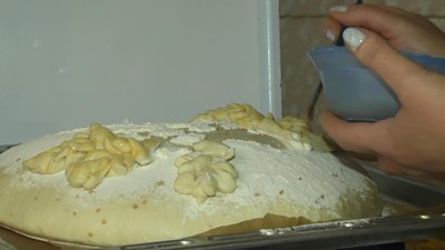 Хліб з тризубом Хм
