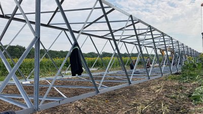 Енергетики ремонтують високовольтну лінію після авіаатаки на Харківщину Енергетики ремонтують високовольтну лінію після авіаатаки на Харківщину