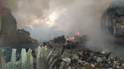 Знищені будинки в приватному секторі Знищені будинки в приватному секторі