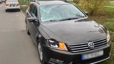 У Черкасах під колеса автівки потрапив 88-річний чоловік