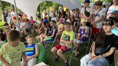 "Як не підірватися". У Києві проводять уроки з мінної безпеки