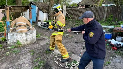На Полтавщині двоє людей впали у колодязь: одна із них загинула
