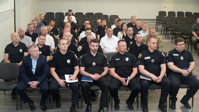 На Тернопільщині колективу представили нового керівника обласної поліції На Тернопільщині колективу представили нового керівника обласної поліції