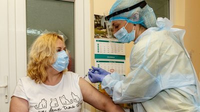 Вакцинальна кампанія. Чи виконують у Миколаєві нормативи МОЗ