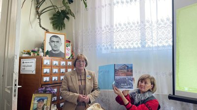 На Тернопільщині презентували книгу про загиблого кіборга На Тернопільщині презентували книгу про загиблого кіборга