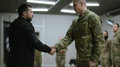 Нагородження військового на псевдо «КОШМАР»