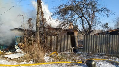 Пожежа у Харкові у приватному будинку: рятувальники попросили додаткової допомоги Пожежа у Харкові у приватному будинку: рятувальники попросили додаткової допомоги