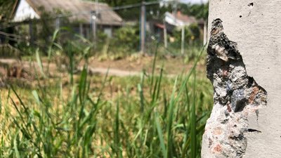 Пошкоджені житлові будинки. Армія РФ вкотре завдала удару по Очакову на Миколаївщині