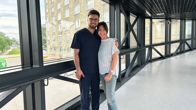 Пацієнтка Ірина та хірург-онколог та мамолог Лікарні Святого Пантелеймона Артем Федосов