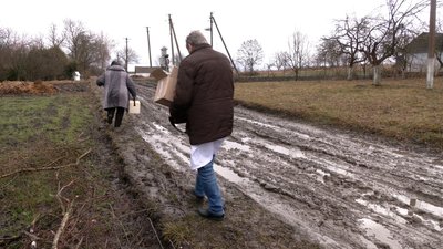 На Рівненщині почали вакцинацію від COVID-19 у віддалених селах. Як це відбувається На Рівненщині почали вакцинацію від COVID-19 у віддалених селах. Як це відбувається