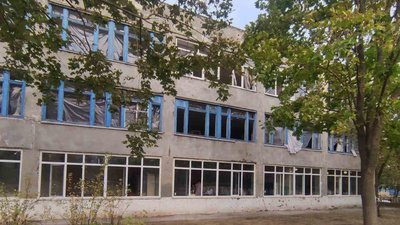 В окупованому Маріуполі залишаються близько тисячі освітян