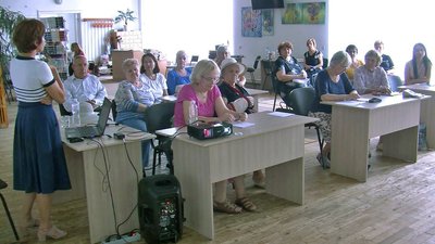 Клуб психологічної допомоги: в луцькій бібліотеці навчають долати стрес і тривогу під час війни Клуб психологічної допомоги: в луцькій бібліотеці навчають долати стрес і тривогу під час війни