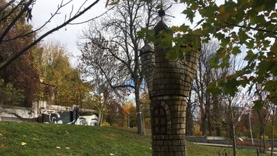 У Житомирі у Шодуарівському парку культури та відпочинку знесуть сім дерев'яних скульптур У Житомирі у Шодуарівському парку культури та відпочинку знесуть сім дерев'яних скульптур