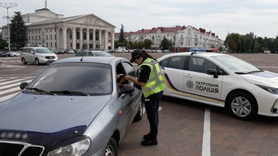 У Чернігові шукають порушників на місцях паркування для людей з інвалідністю