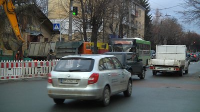 У Житомирі через аварію на колекторі обмежили рух тролейбусів до мікрорайону Богунія У Житомирі через аварію на колекторі обмежили рух тролейбусів до мікрорайону Богунія