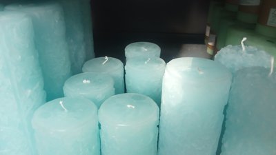 Коштують у магазинах від 30 до 300 гривень – у Житомирі подорожчали свічки Коштують у магазинах від 30 до 300 гривень – у Житомирі подорожчали свічки
